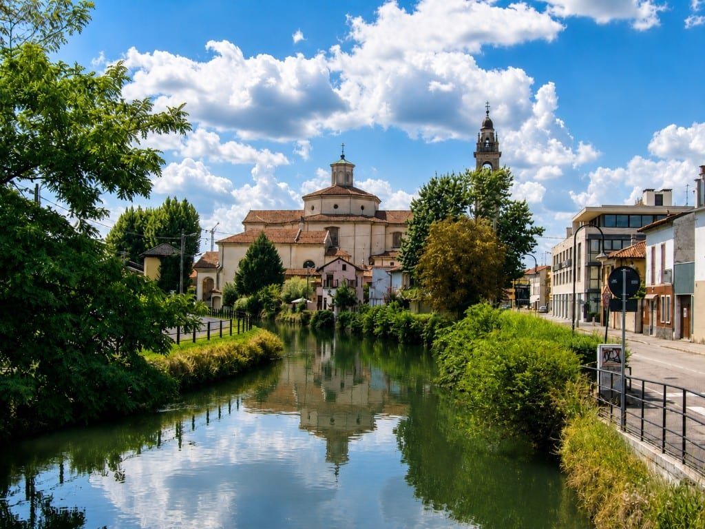 Naviglio Martesana e chiesa di Gorgonzola